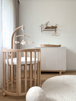 Lettino ovale neonato in legno  naturale con materasso – culla convertibile 7in1 