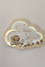Lampada led a nuvola personalizzabile per gemelli con due leoncini in feltro, luce notturna beige e oro per cameretta.