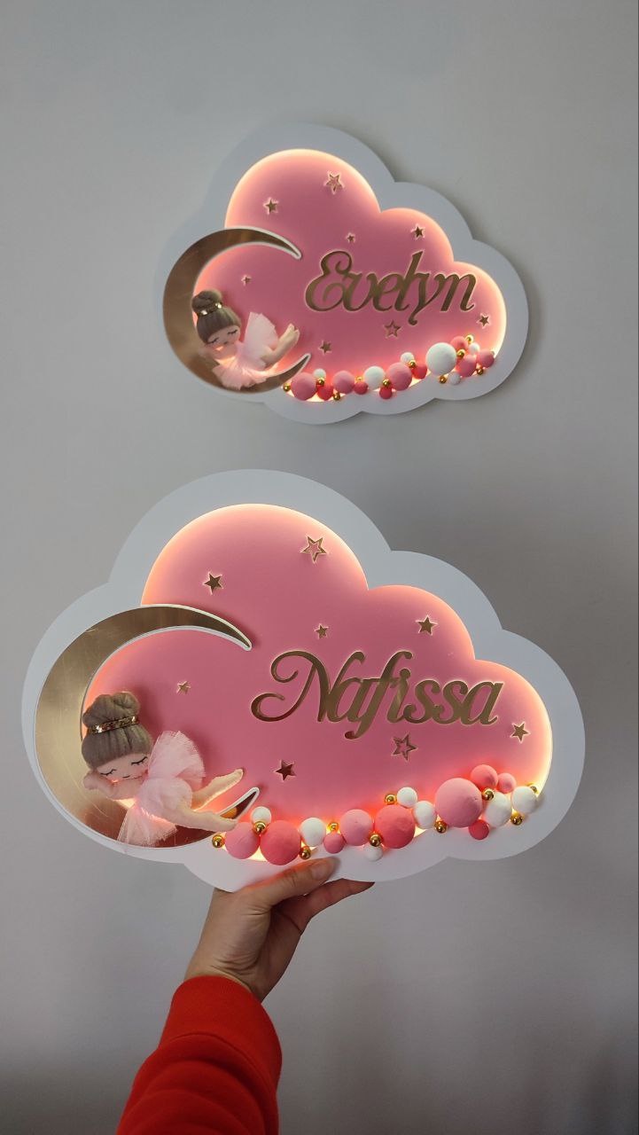 Luce notturna LED nuvola rosa con nome, palline dipinte a mano e ballerina in feltro, lampada artigianale bambina