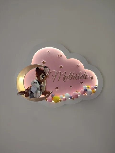 Luce notturna LED nuvola rosa con nome, Bambi e Tamburino in feltro, palline dipinte a mano, lampada artigianale con stelline