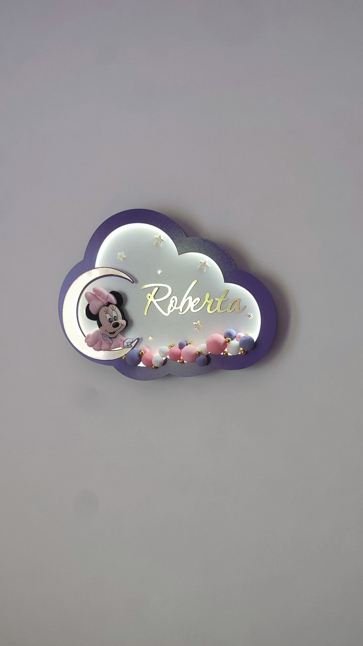 Luce notturna nuvola viola personalizzata con nome Roberta, Minnie sulla luna oro e palloncini lilla e rosa.