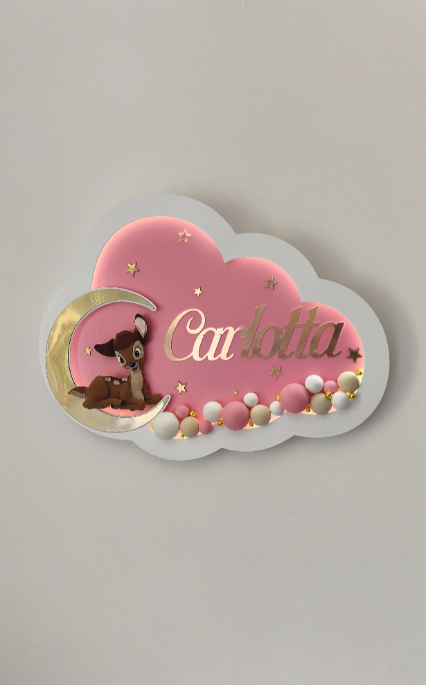 Luce notturna nuvola LED con Bambi su luna oro specchiata e ghirlanda di palline in legno dipinte rosa e panna per bimba