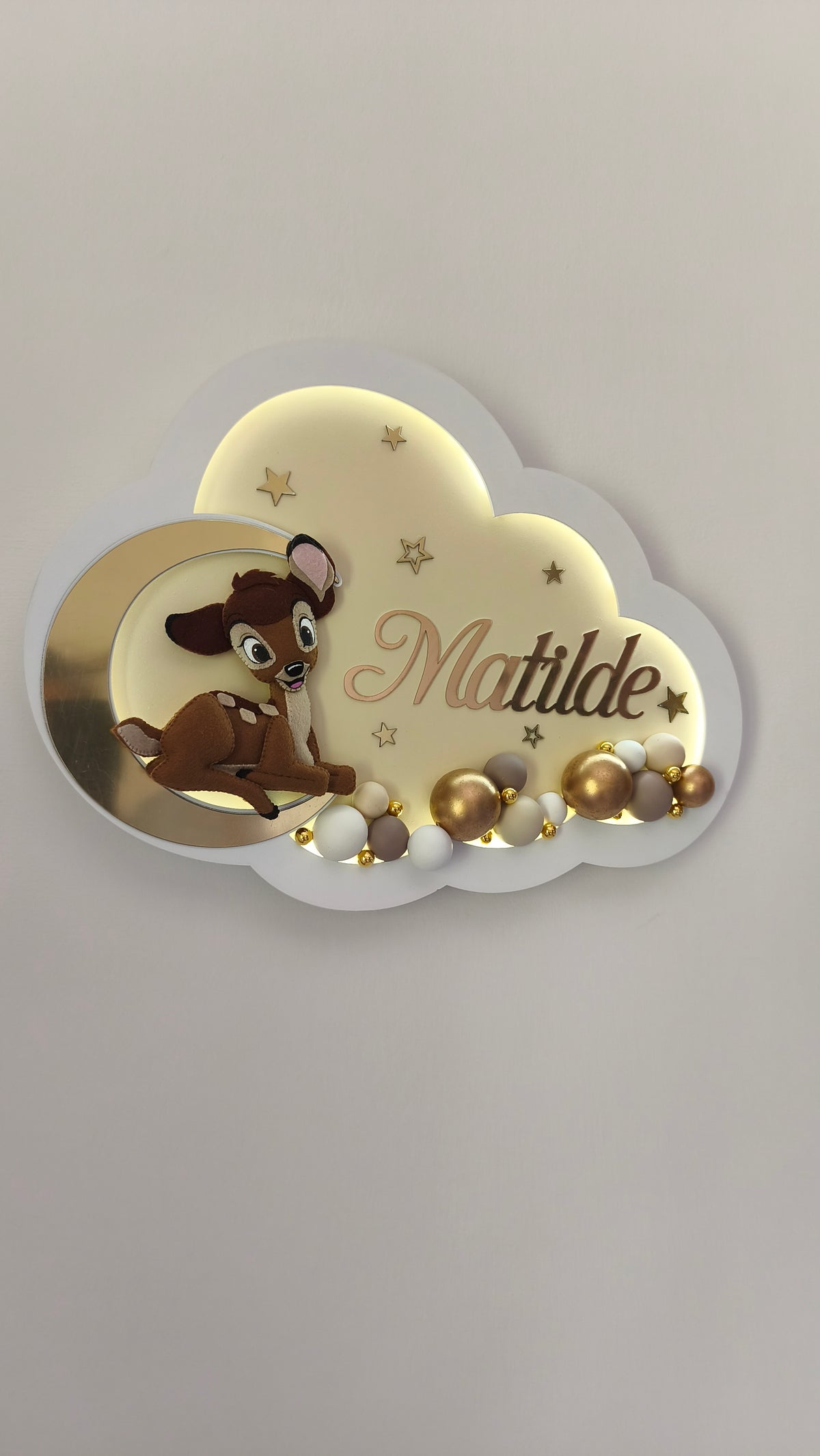 Luce notturna nuvola beige con nome Matilde, cerbiatto su luna dorata, luce LED cameretta