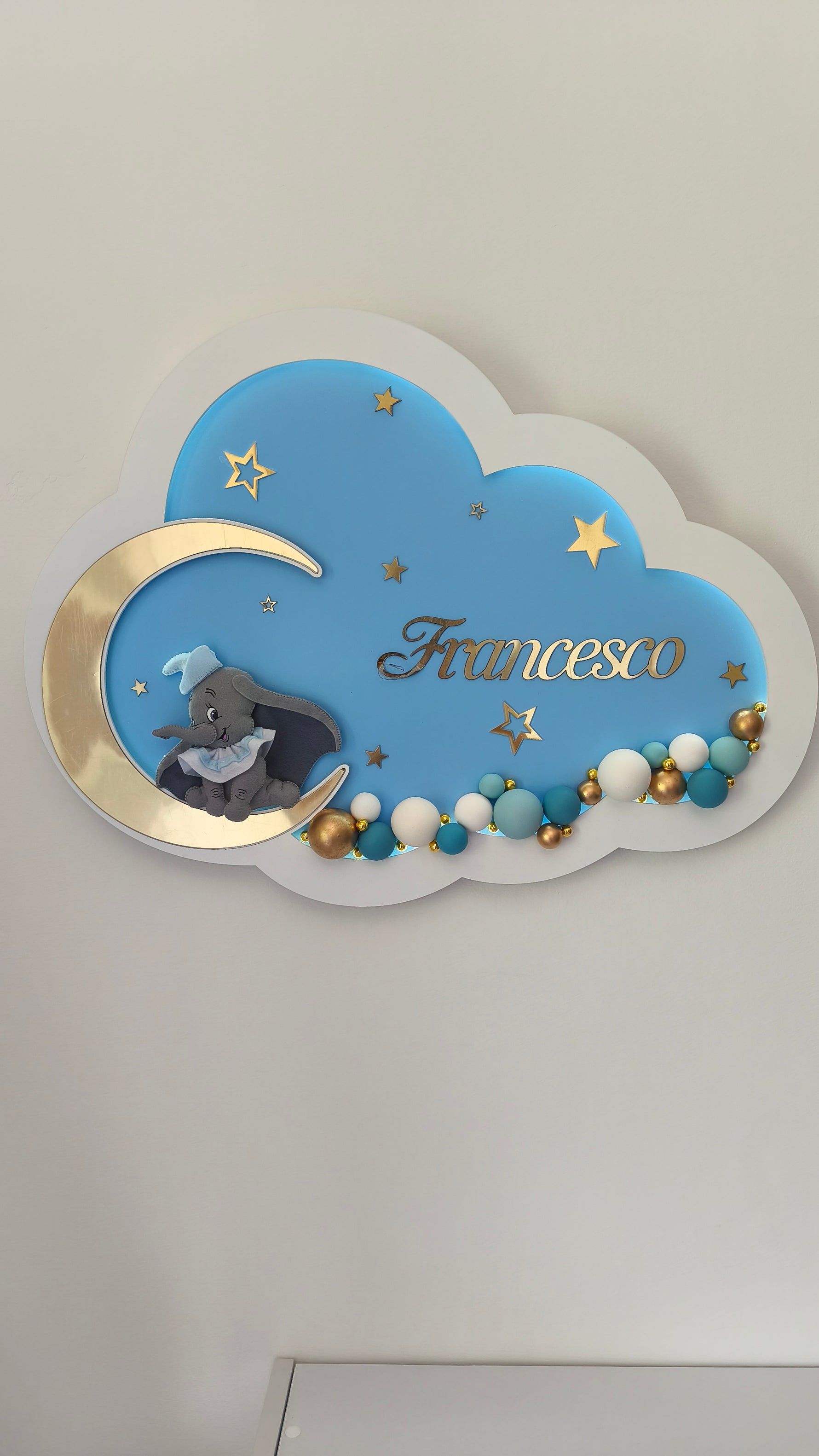Luce notturna personalizzata nuvola azzurra, elefantino sulla luna dorata, nome inciso su misura, regalo bambino nascita