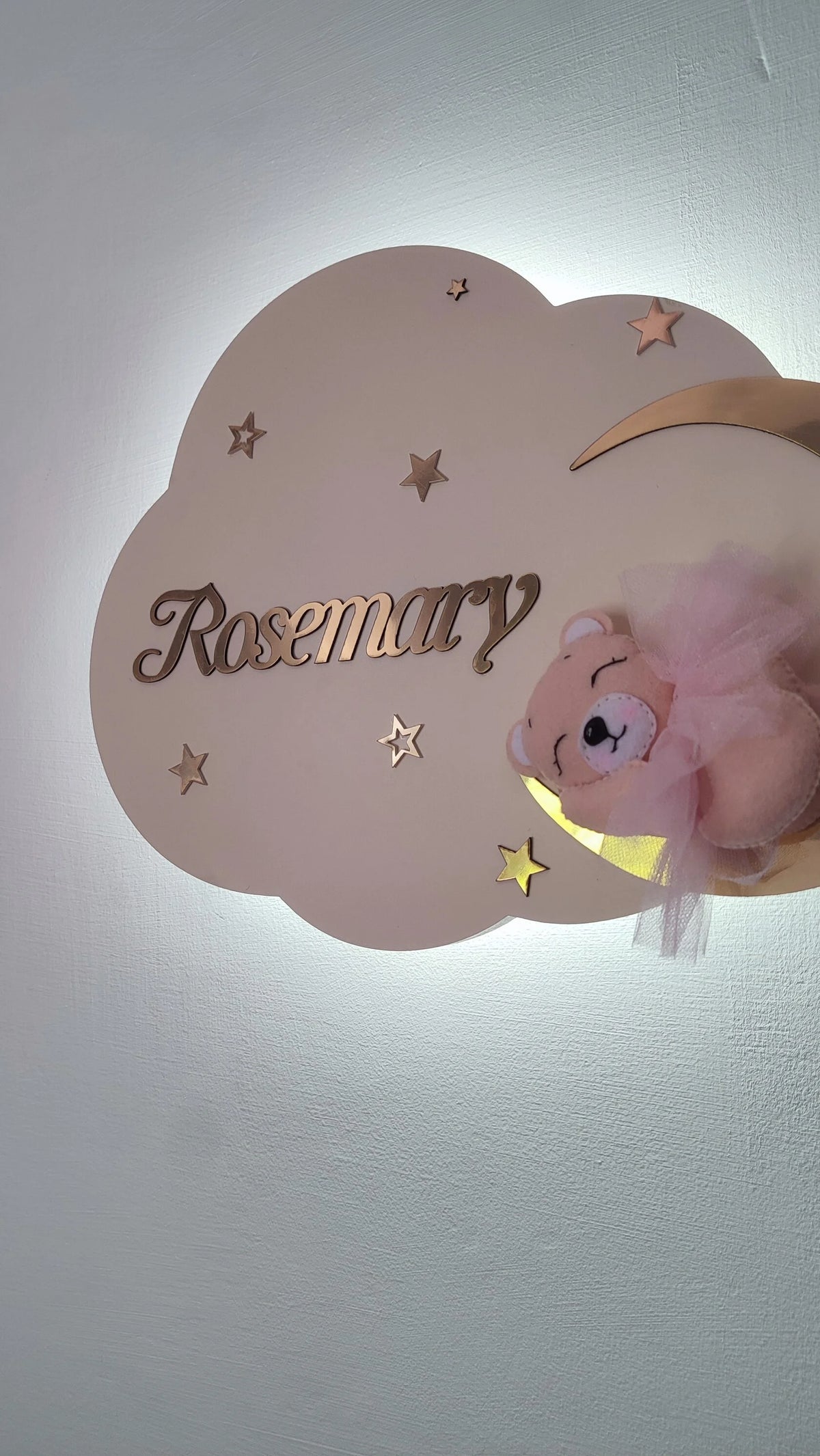 Luce notturna nuvola rosa cipria con nome personalizzato, orsetto in tulle rosa sulla luna dorata, cameretta neonata