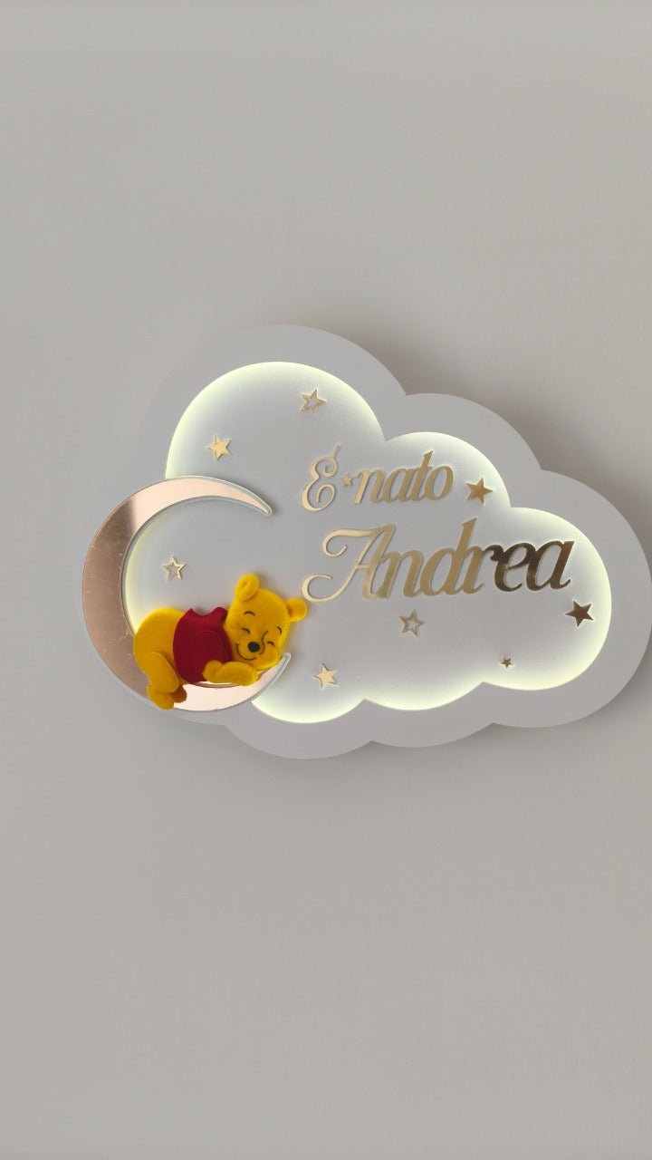 Luce Notturna per Bambini Personalizzata Winnie the Pooh che Dorme – Con Nome Bambino - universo del bambino