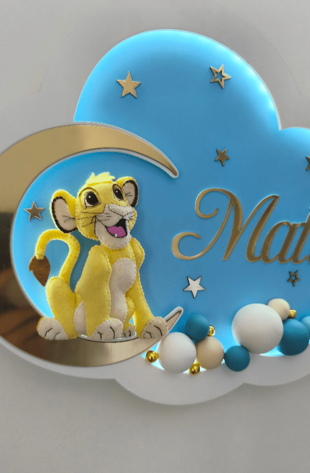 Luce Notturna Personalizzata Simba Il Re Leone Seduto sulla Luna - universo del bambino