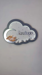 Luce notturna a nuvola grigia personalizzata con nome Santiago, Simba il Re Leone sulla luna e palloncini grigi