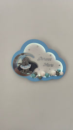 Luce notturna nuvola azzurra Dumbo e sfere fatte a mano bianche, grigie e tiffany. Lampada personalizzata LED per bambini
