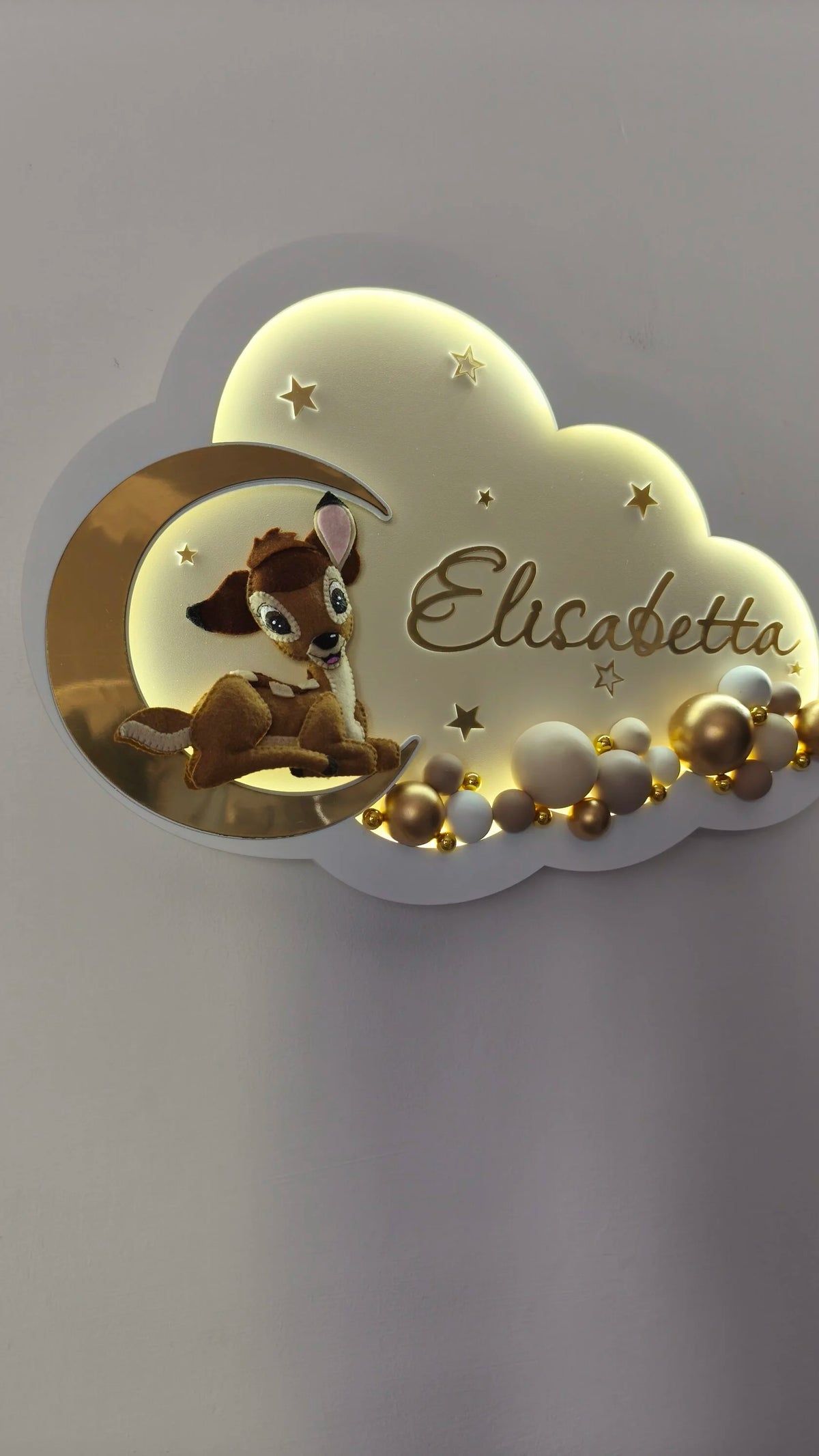 Luce notturna LED nuvola bianca personalizzata con nome dorato, Bambi in feltro e palline dipinte a mano, lampada artigianale bambini