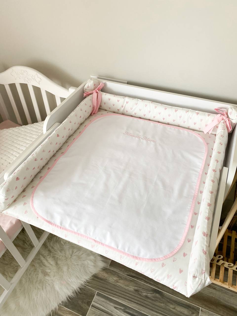 Materassino fasciatoio neonata cuori rosa bordi imbottiti cotone impermeabile fatto a mano, personalizzato 