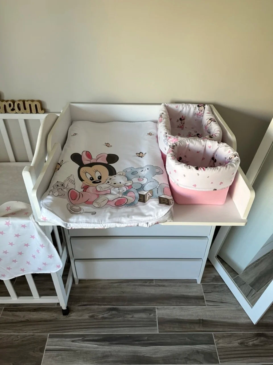 Materassino fasciatoio neonata Minnie Mouse rosa bianco bordi medi in cotone  double face impermeabile fatto a mano su misura cambio pannolino neonato