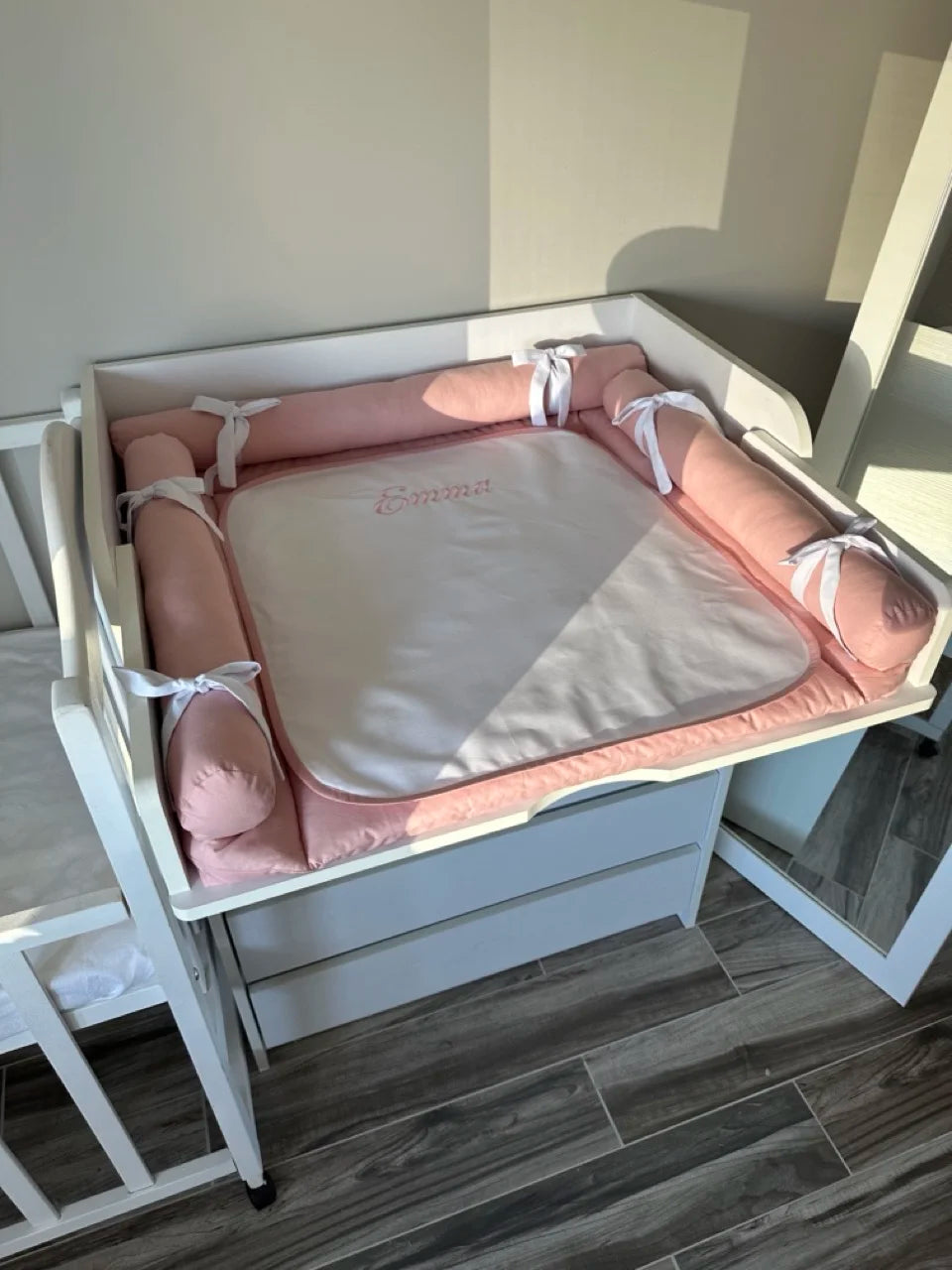 Materassino fasciatoio neonata rulli paracolpi rosa antico tinta unita 
personalizzato con nome ricamato, double face impermeabile fatto a mano
