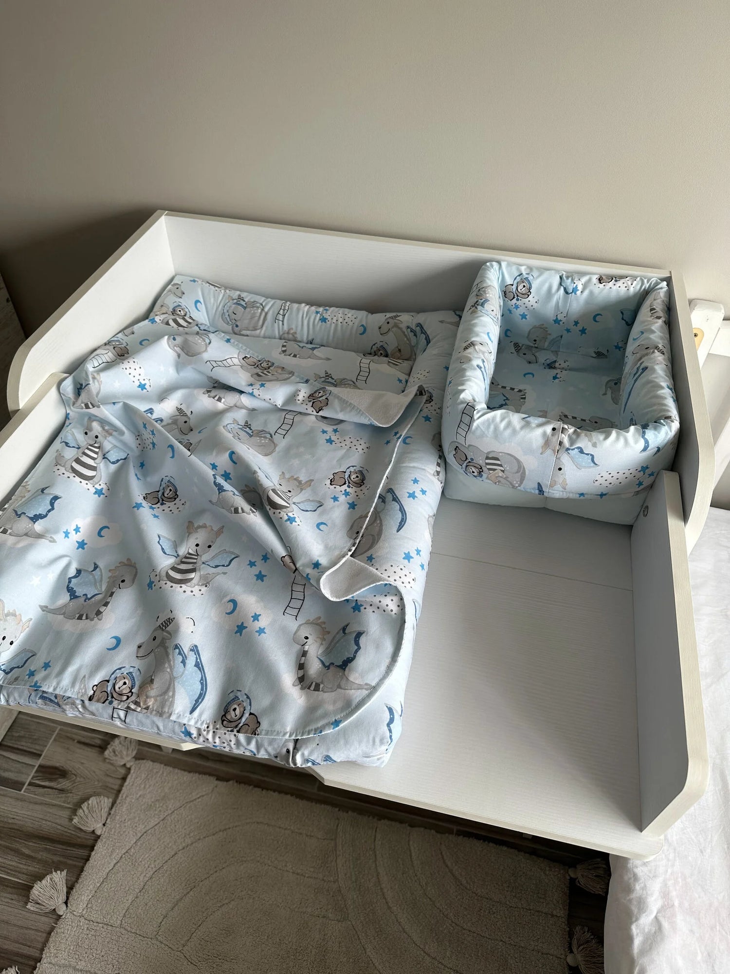Materassino fasciatoio neonato bordi imbottiti in cotone animali azzurro, double face impermeabile fatto a mano su misura, cambio pannolino neonato