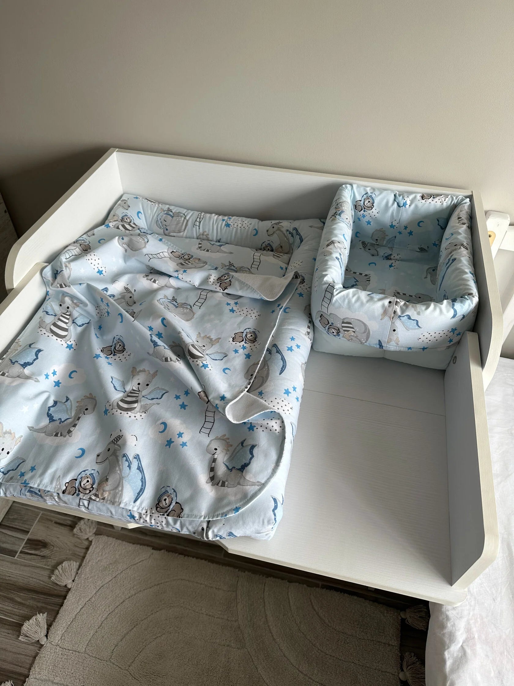 Materassino fasciatoio neonato bordi imbottiti in cotone animali azzurro, double face impermeabile fatto a mano su misura, cambio pannolino neonato
