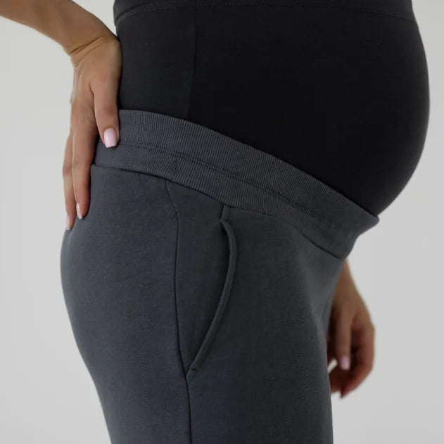 Pantaloni tuta premaman grafite con elastico extra sotto la pancia per sostegno in gravidanza