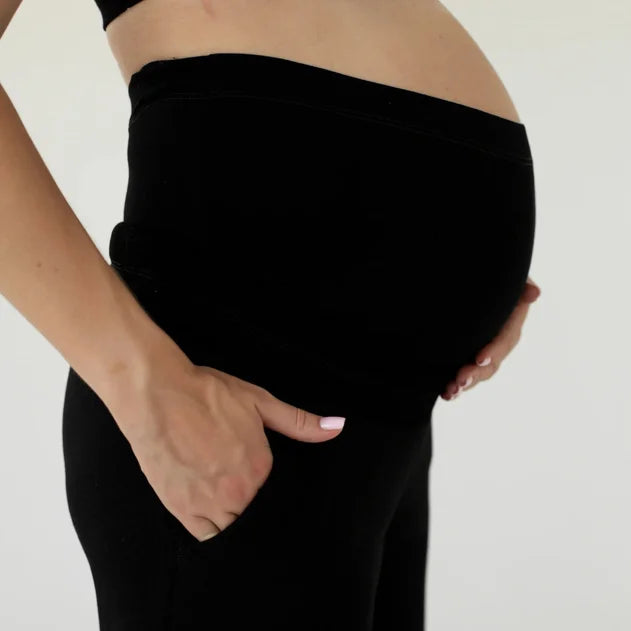 Pantaloni tuta premaman neri in felpa a tre fili, resistenti ai lavaggi frequenti