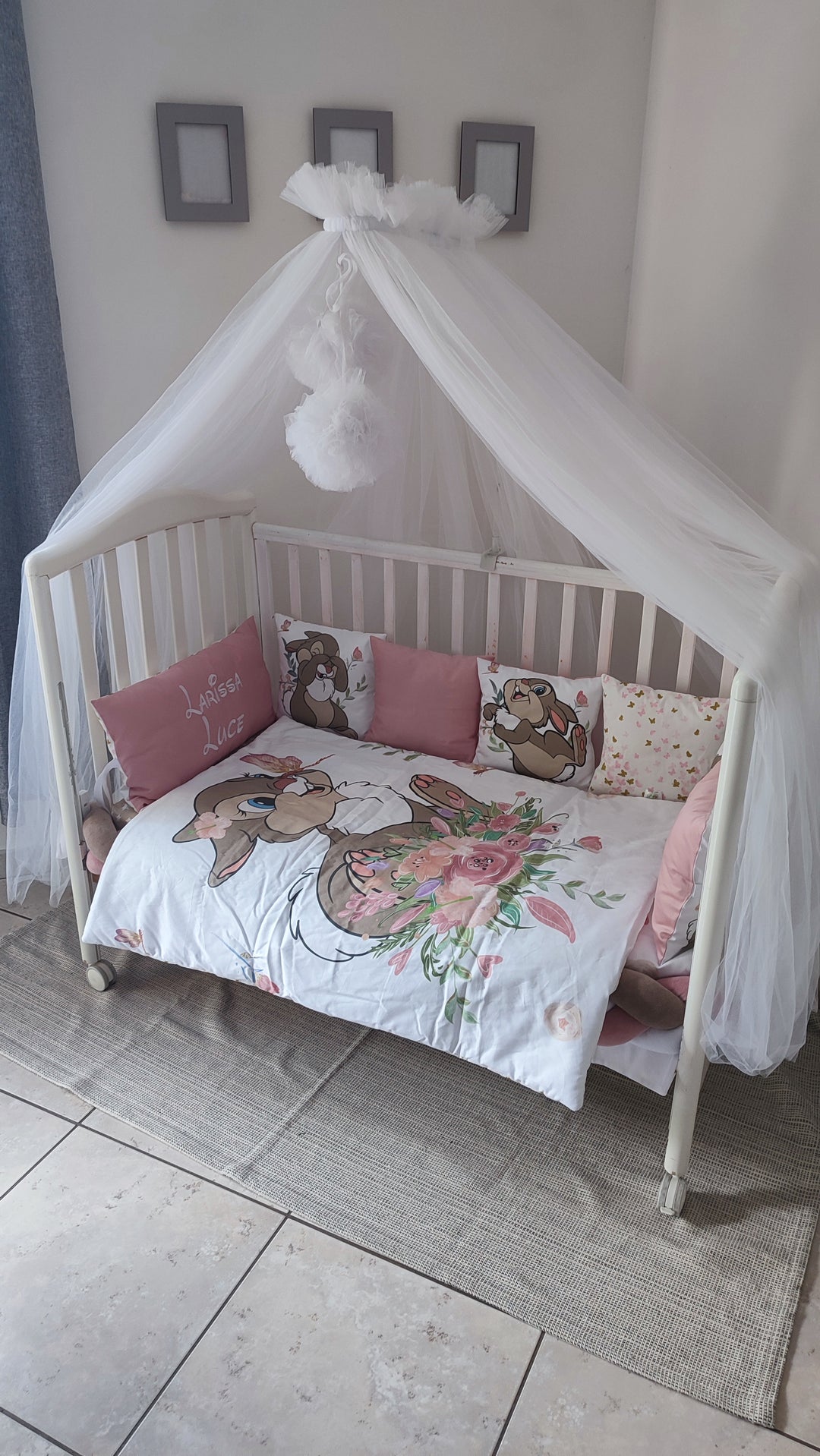 Paracolpi treccia neonato rosa con cuscini personalizzati coniglietto Tamburino. Set paracolpi lettino culla a treccia bimba