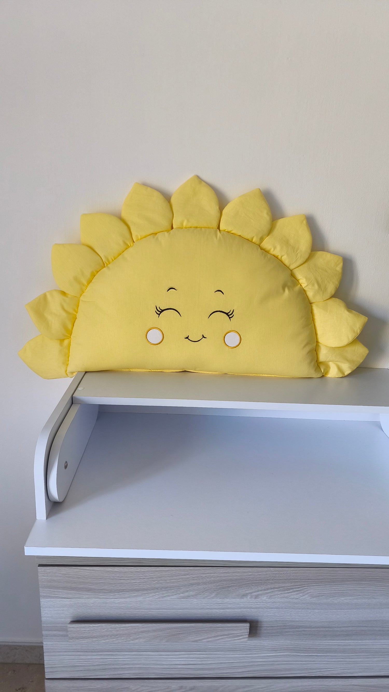 Paracolpi lettino forma sole giallo faccina sorridente cotone decorazione cameretta bambino