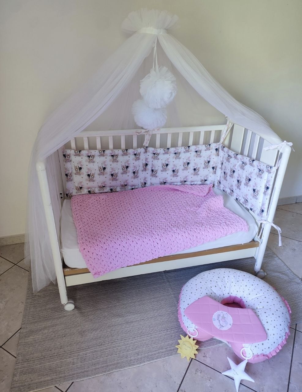 Paracolpi trapuntati double face minnie per lettino, misura 180×30 cm, cuciti a mano in cotone, in pronta consegna