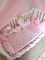Paracolpi treccia lettino neonata rosa cipria e bianco – cuscini cigno corona oro, fiore e nuvola velluto, cuori dorati