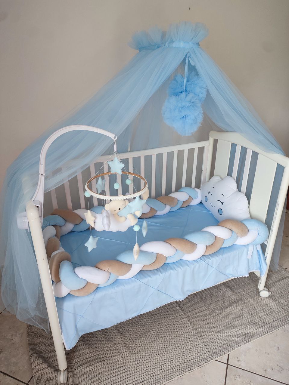 Paracolpi treccia neonato azzurro beige bianco – coperta azzurra tinta unita, cuscino nuvola minky bouclé
