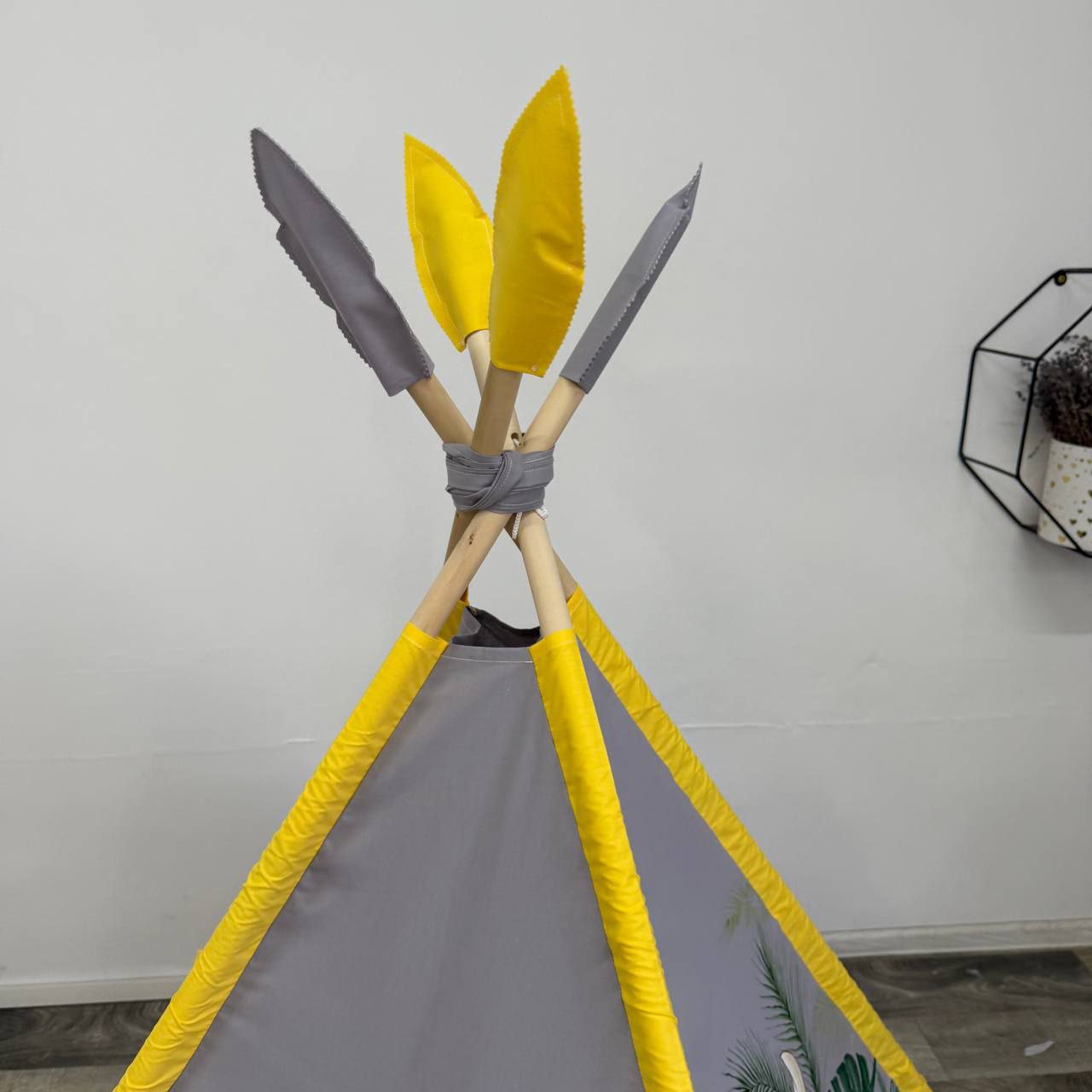 bandierite tenda giochi personalizzata e dipinta a mano grigio e giallo