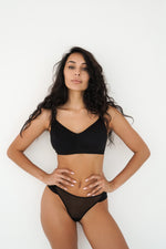 Reggiseno allattamento Silky Beauty nero, tessuto satinato morbido, senza ferretto, scollatura a V, bretelle regolabili