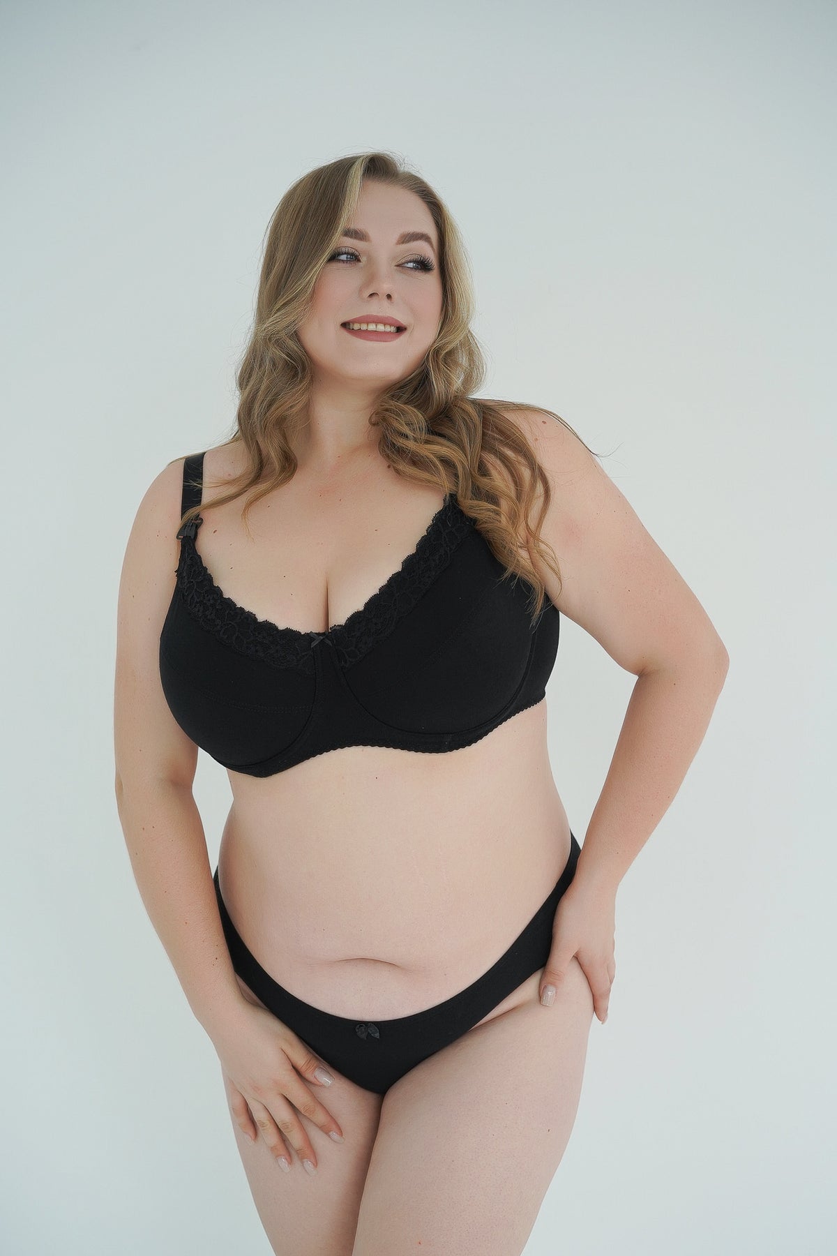 Reggiseno gravidanza/allattamento nero, taglie forti con pizzo ferretto e clip  Maxi Carry curvy