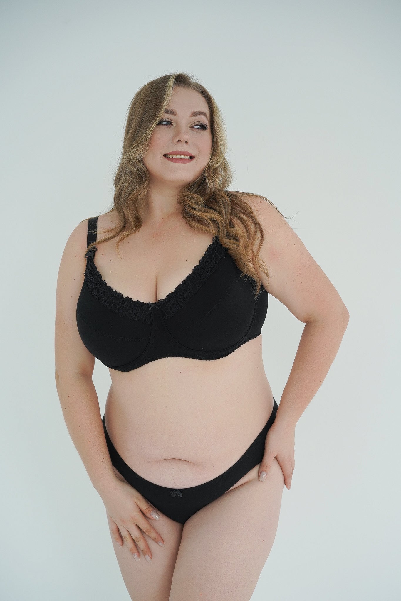 Reggiseno gravidanza/allattamento nero, taglie forti con pizzo ferretto e clip  Maxi Carry curvy