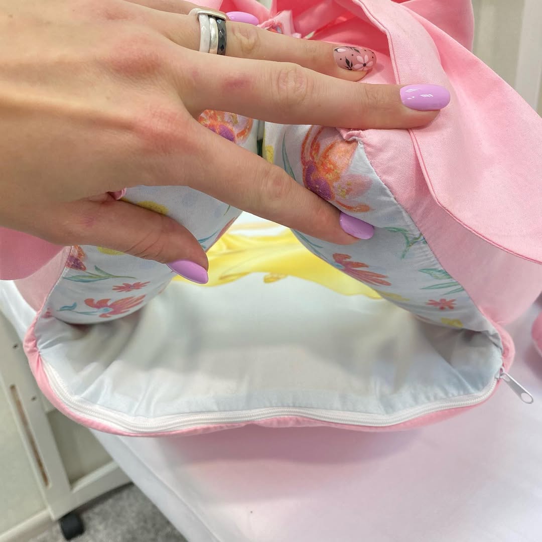 Apertura con zip per sfoderare il baby nest rosa a fiori, riduttore culla neonata con materassino interno estraibile