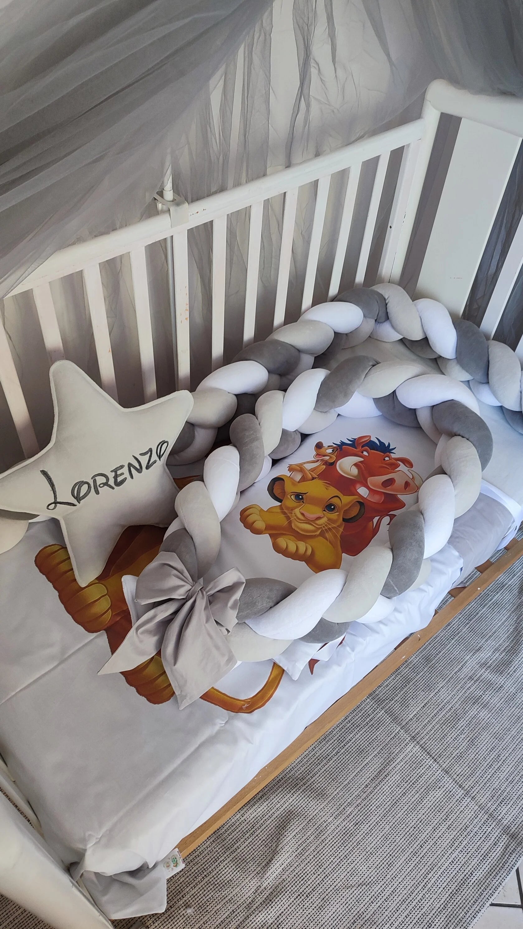 Riduttore nido neonato intrecciato in cotone leoncino con corona con treccia paracolpi removibile per lettino, double face materassino estraibile fatto a mano