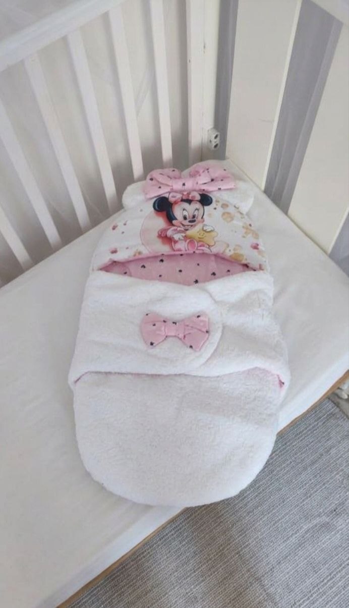 Sacco nanna Dolce Abbraccio con Minnie Topolina per neonata, cucito a mano in cotone, in pronta consegna