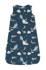 Sacco nanna estate 0.5 tog blu notte con stampa narvali tartarughe e stelline, sacco sogno cotone leggero bambino