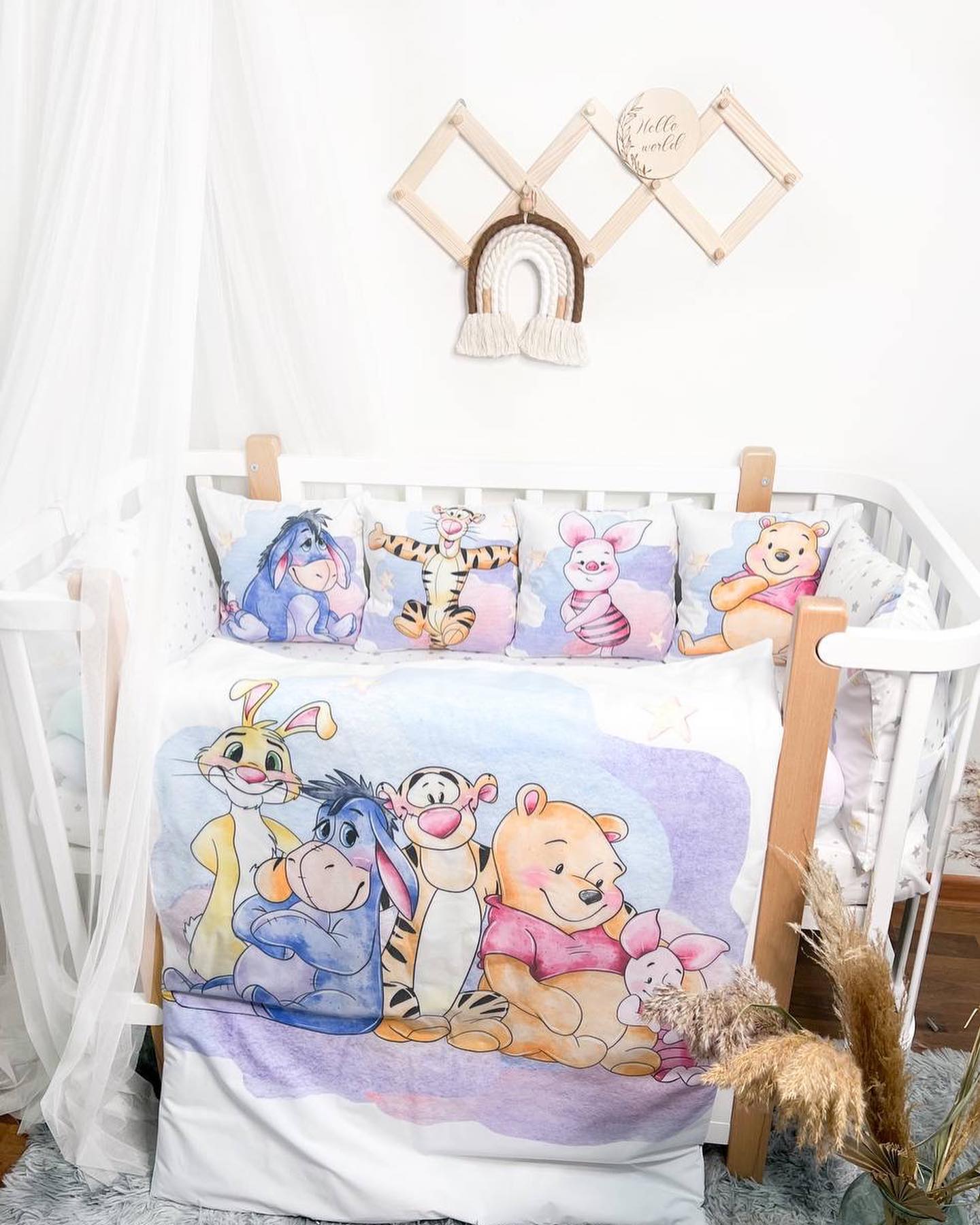 Set lettino neonato completo con Winnie the Pooh, Ih-Oh, Tigro, Pimpi, Tappo, paracolpi a treccia e cuscini culla