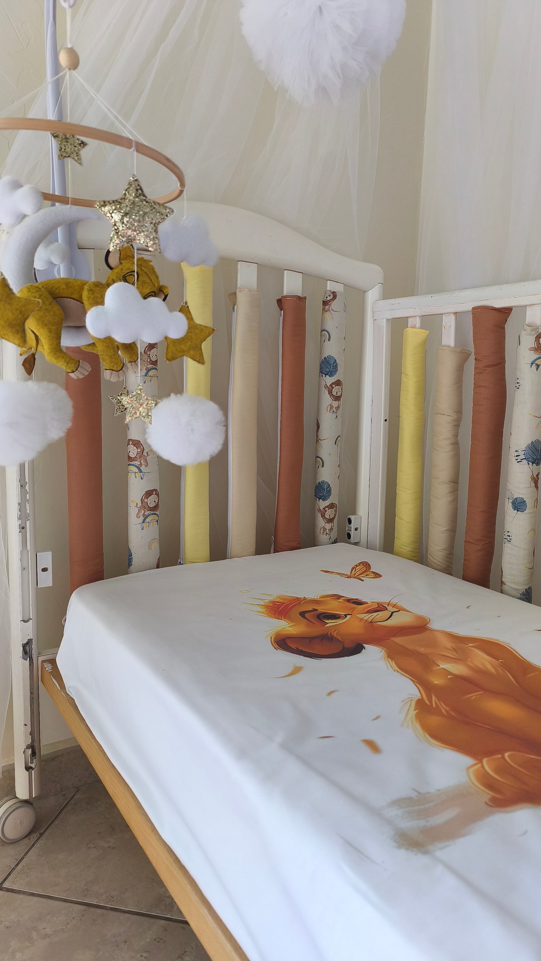 Set lettino neonato con paracolpi americani multicolore tema savana, cameretta bambino