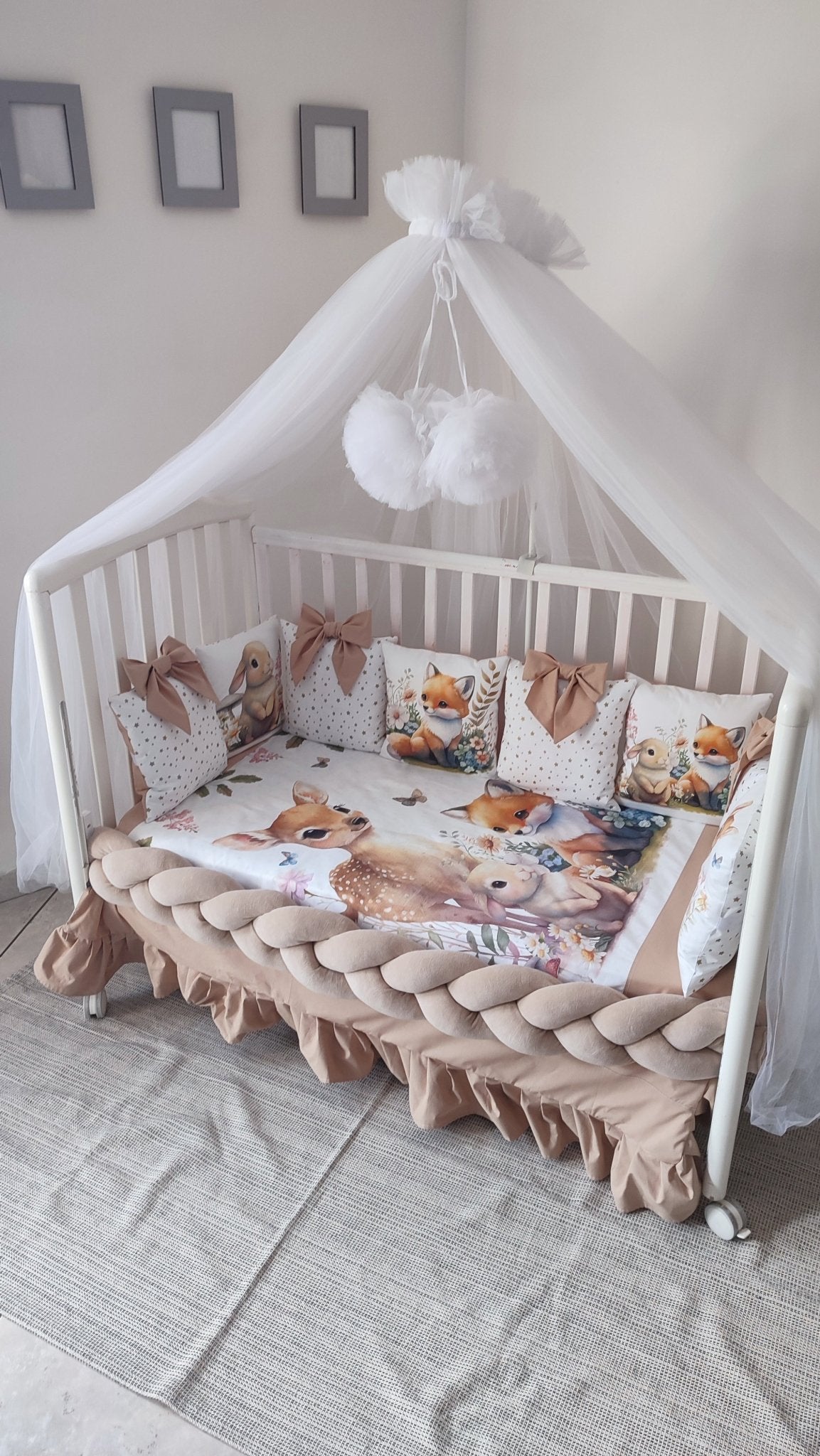 Set Paracolpi Lettino Culla a Treccia e Cuscini Sfoderabili Amici del Bosco - universo del bambino