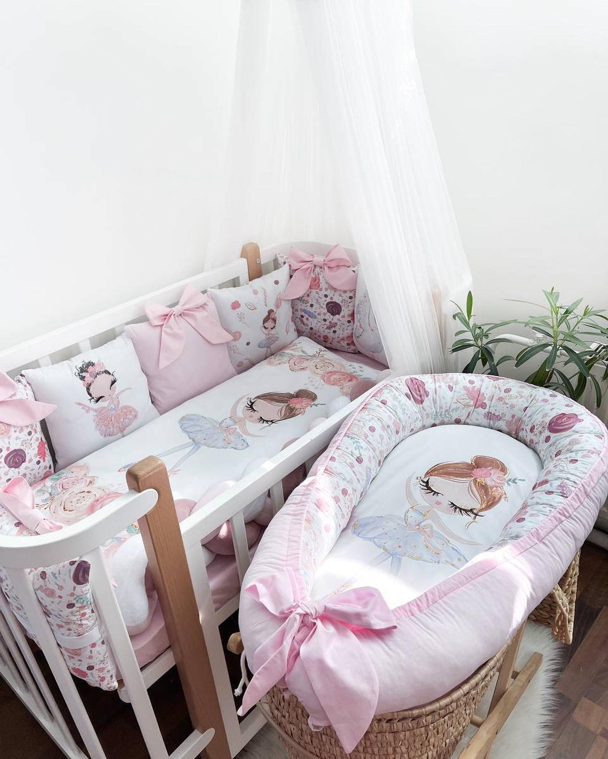 Set Paracolpi Lettino Culla a Treccia e Cuscini Sfoderabili Ballerina Rosa - universo del bambino