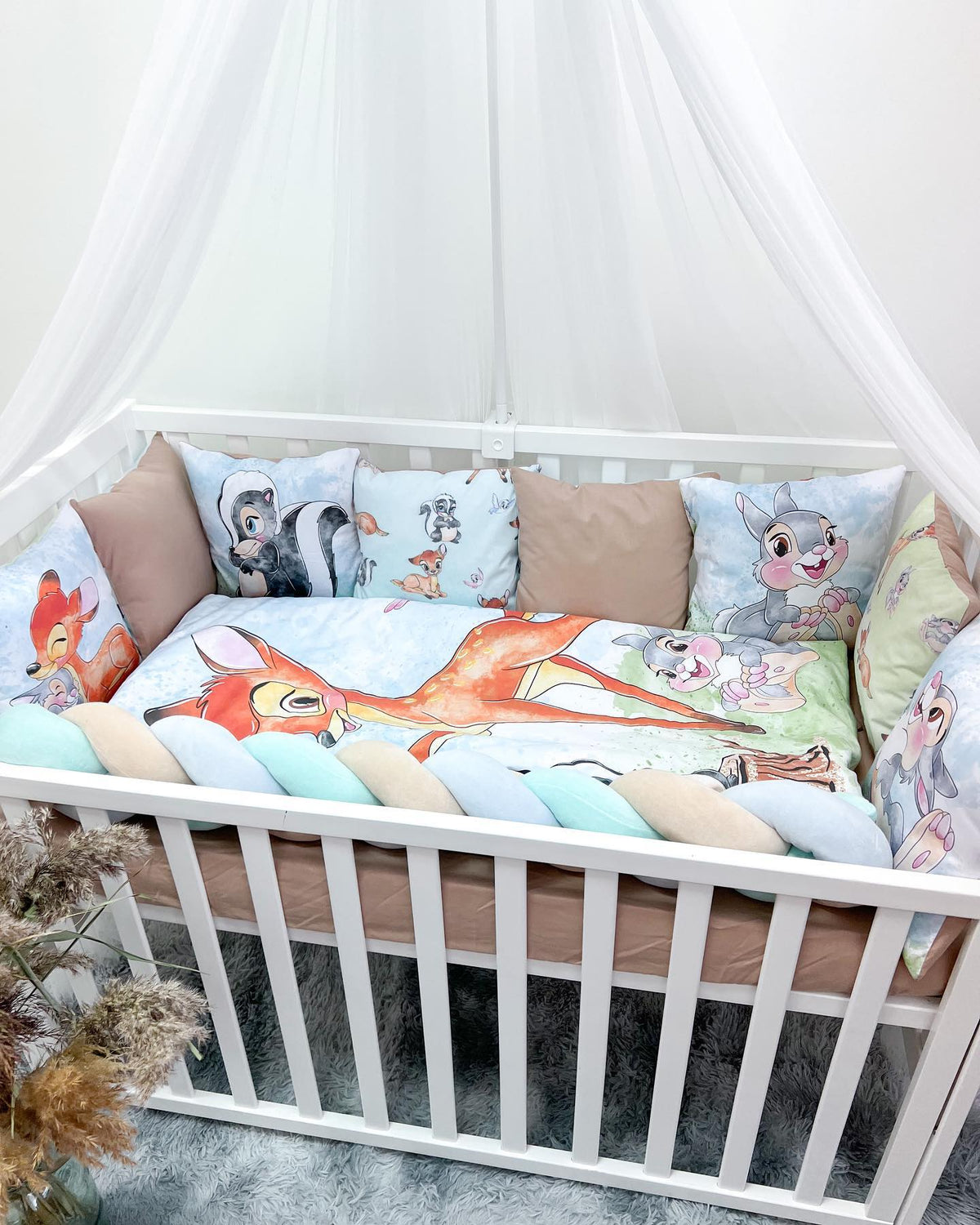 Set Paracolpi Lettino Culla a Treccia e Cuscini Sfoderabili Bambi e Tamburino - universo del bambino