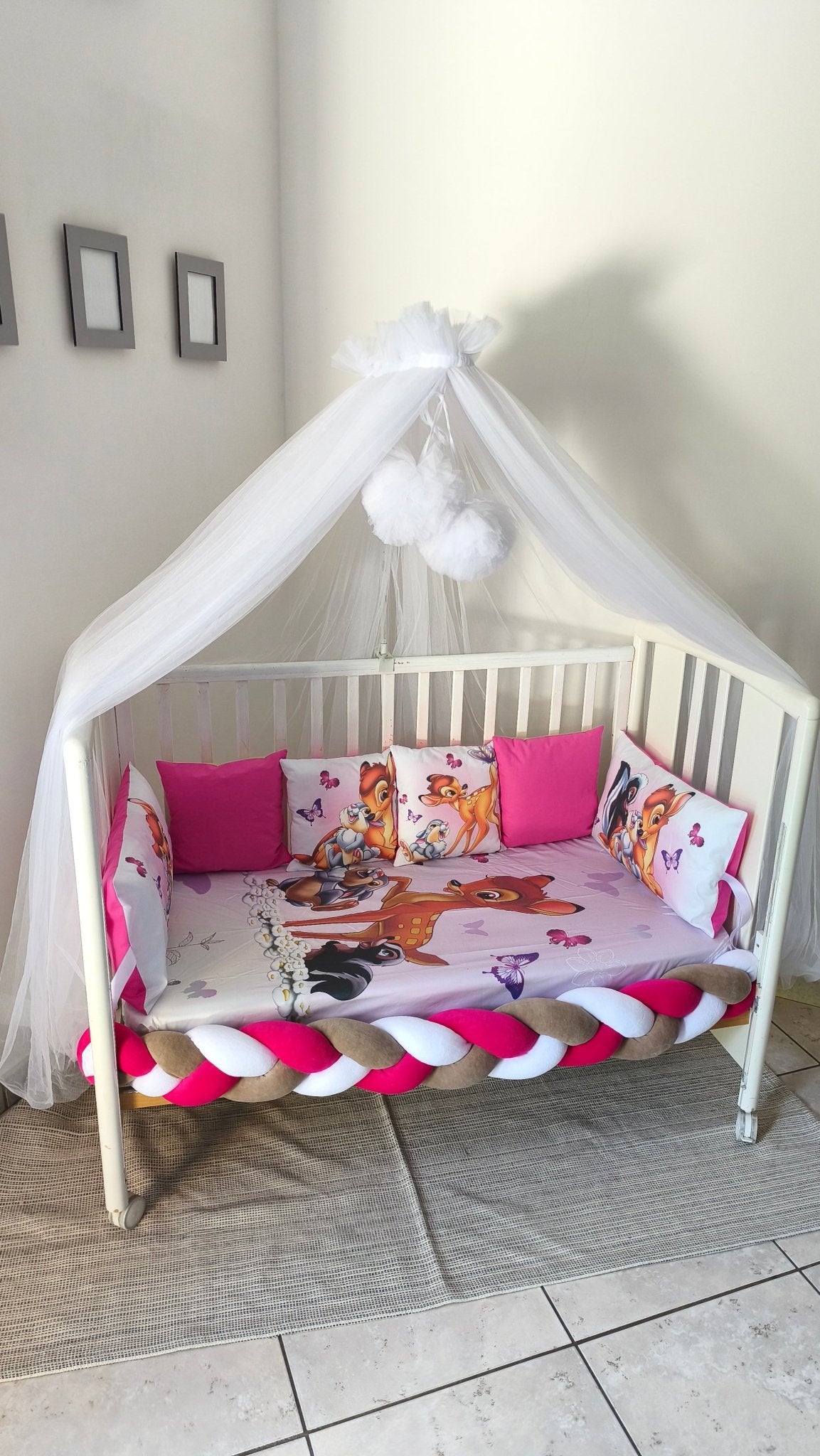 Set Paracolpi Lettino Culla a Treccia e Cuscini Sfoderabili Bambi Fucsia - universo del bambino