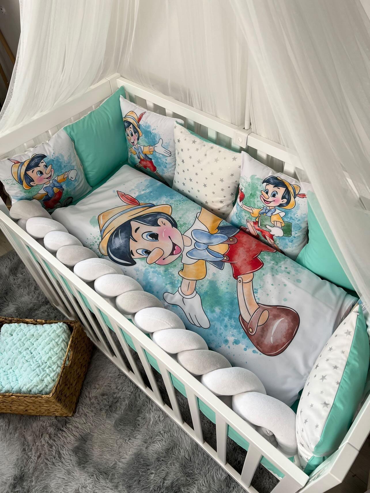 Set Paracolpi Lettino Culla a Treccia e Cuscini Sfoderabili Pinocchio - universo del bambino