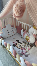 Set paracolpi treccia quattro colori rosa antico bianco giallo con cuscini cigno dorato nuvola cuore velluto e baldacchino rosa