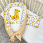 Set neonato Re Leone beige, riduttore nido per lettino e cuscino coordinato Simba Disney.
