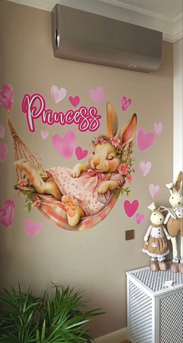 Adesivo murale coniglietto su amaca con cuori rosa e scritta Princess. Decorazione Shabby Chic per cameretta bambina.