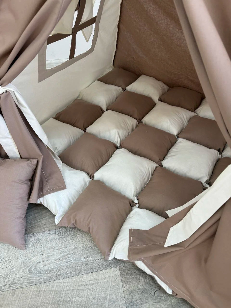 tappeto imbottito gonfio alto 8 cm incluso nel prezzo della teepee tenda giochi personalizzata