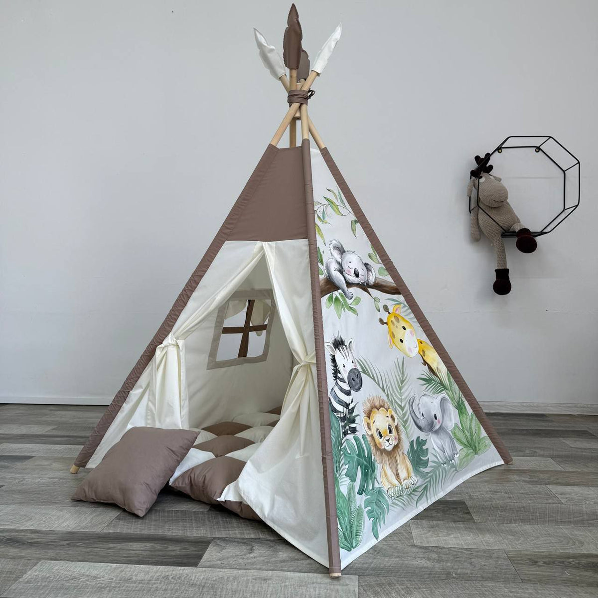 regalo compleanno bambini battesimo Tenda da gioco teepee per bambini, tessuto beige  animali della savana leone, elefante, giraffa, scimmietta e papagallo