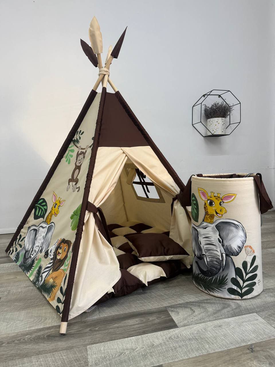 regalo nascita battesimo Tenda da gioco a forma di teepee per bambini, tessuto beige  animali della savana come leoni, elefanti, giraffe e papagallo