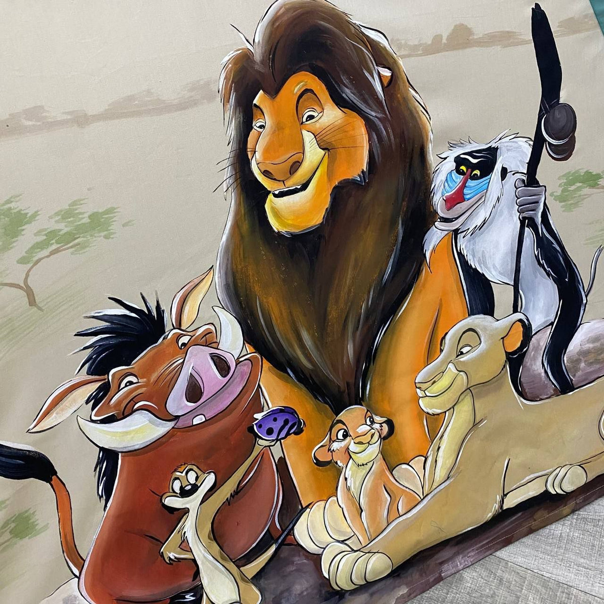 dipinto fatto a mano famiglia di leoni sulla roccia e animali radunati safari africa