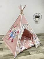 Tenda giochi teepee bambini cotone dipinta a mano tema Alice nel Paese delle Meraviglie personalizzata con nome, materassino imbottito cuscino e bastoni pieghevoli inclusi