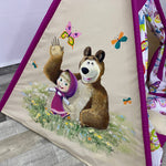 Tenda teepee bambini personalizzata con dipinto Masha e Orso a mano, cotone beige e bordi fucsia